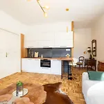 Luxury Design Palackeho 公寓 *